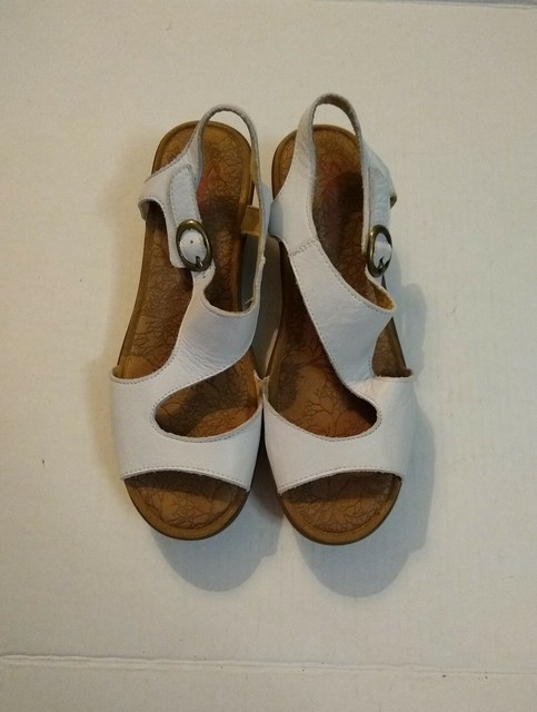 womens white sandals size 8.5