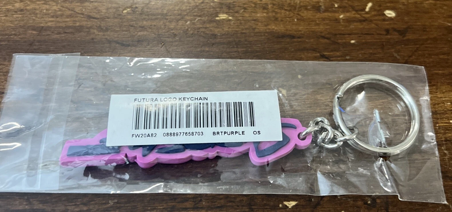 PORTE CLÉS LOGO FUTURA SUPRÊME VIOLET VIF FW20 SEMAINE 3 NEUF (100 % AUTHENTIQUE