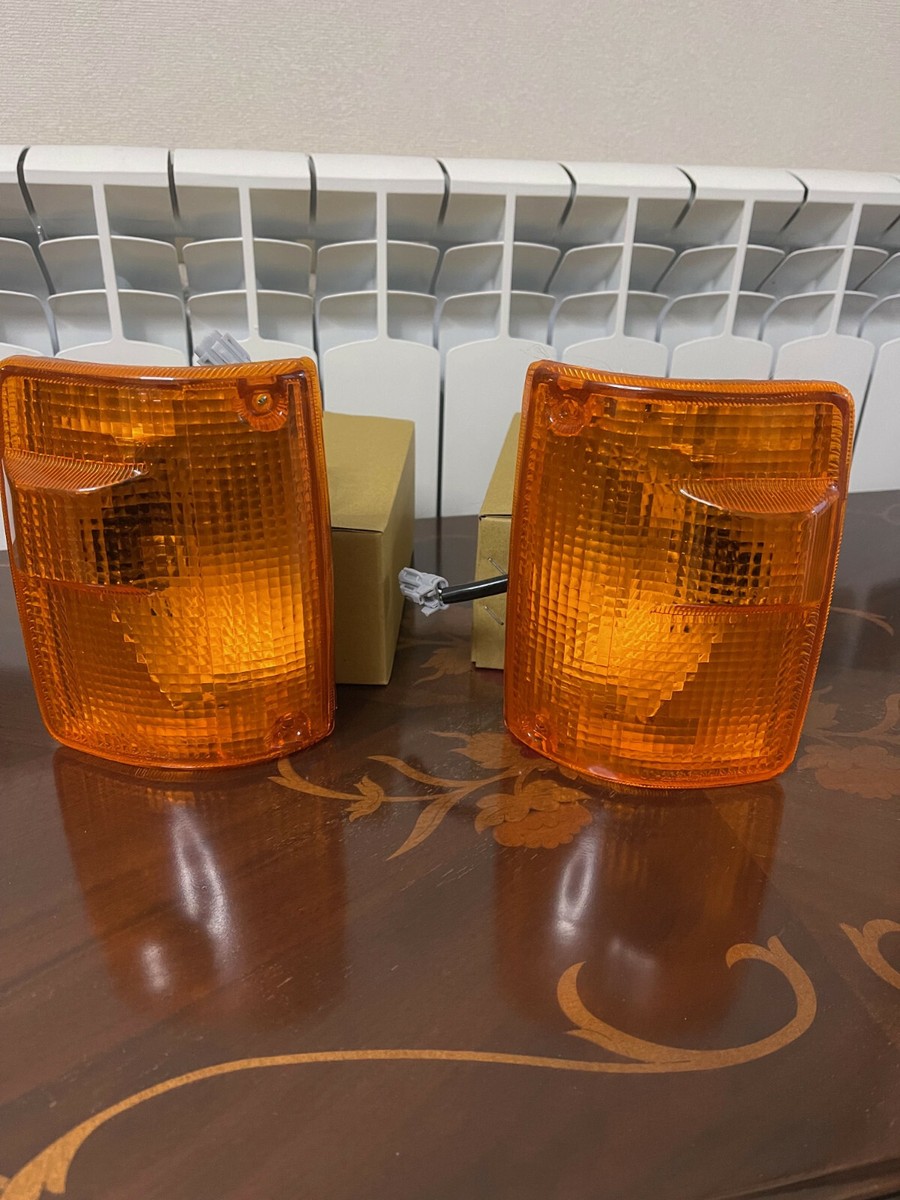 SET LEFT and RIGHT CORNER LIGHT TURN SIGNAL ISUZU TROOPER