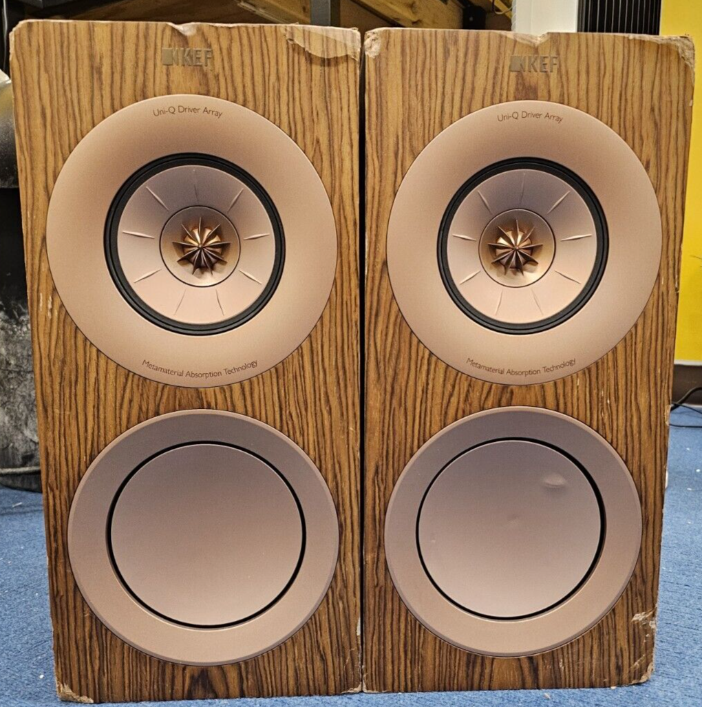 KEF R3 Meta 3-Way Bookshelf Speakers -Walnut (Pair) See Pics Cosmetic  Damage