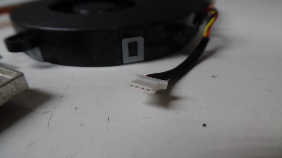 Toshiba Satellite P855 15.6" CPU Heatsink w/Cooling Fan / AT0OT0001K0 - Image 3 of 4