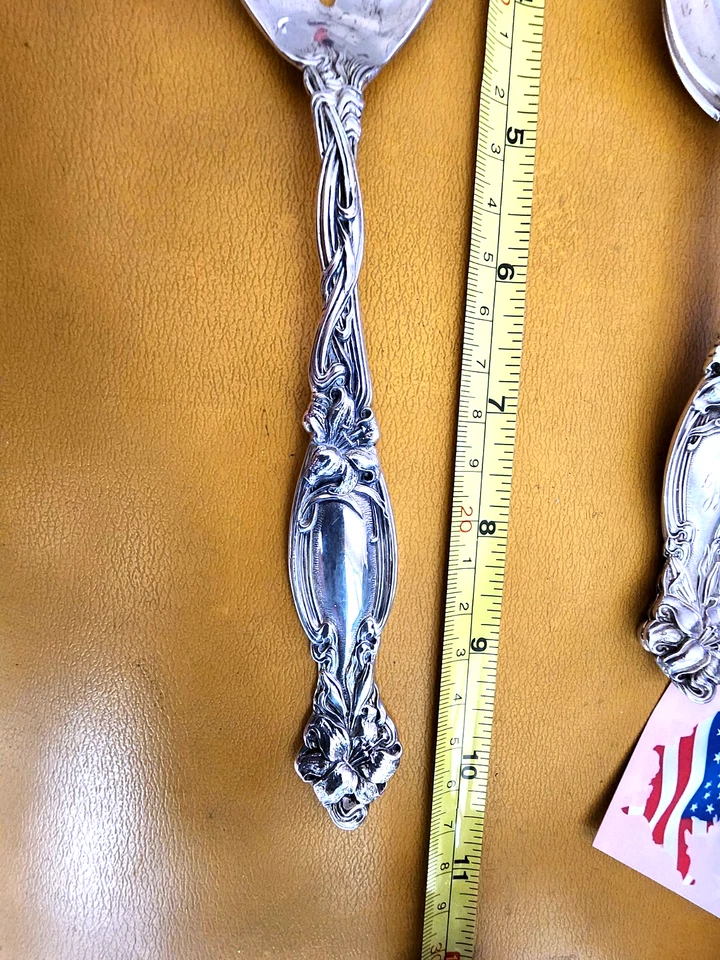 Cuchara perforada Frontenac by International de plata de ley original 8 5/8" Foto 3 de 4