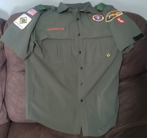 NC Boy Scouts of America Men's Small Venturing Green Vented Nylon 6 PATCHES LOOK
