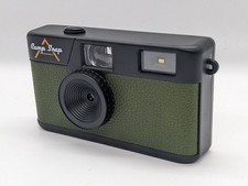Camp Snap screen-free digital camera 8MP compact forest green V105
