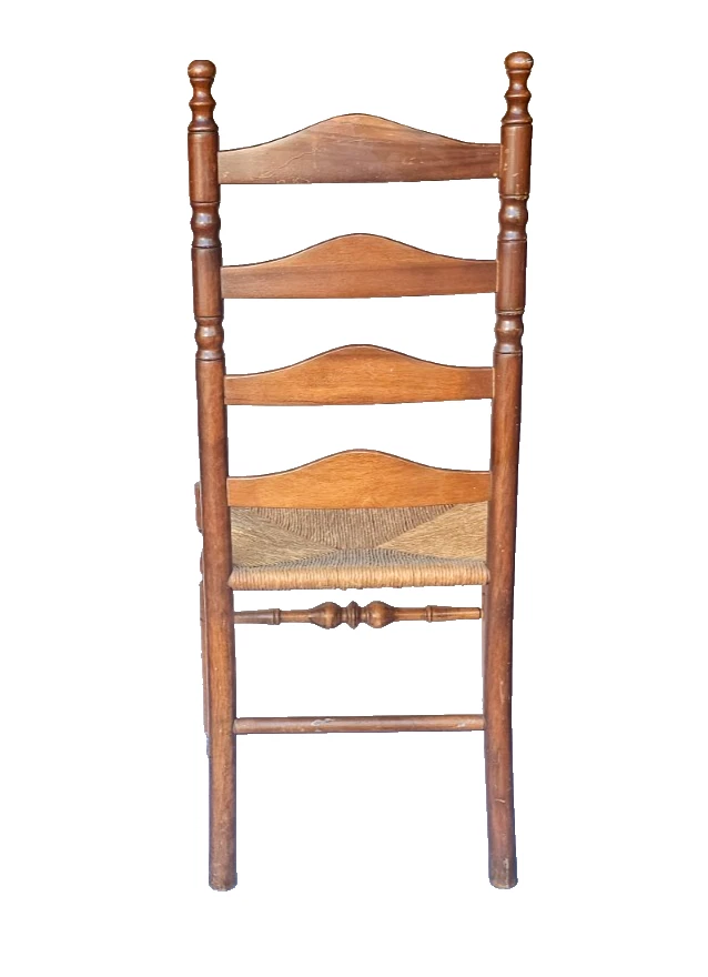 Silla antigua de principios de 1900 con respaldo de escalera alta tejida con asiento raspado granja vintage Foto 3 de 3