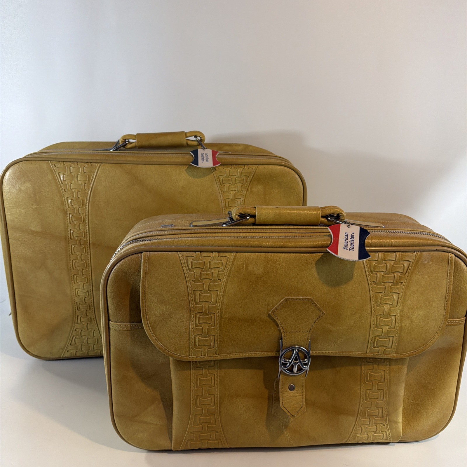 2 Piece Set American Tourister Escort Suitcases