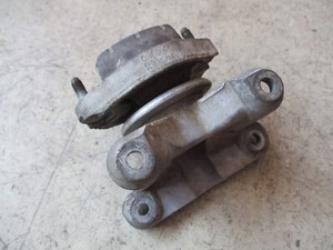 Getriebehalter Audi A4 B6 B7 VW Passat 3BG Halter Getriebelager 8E0399115F