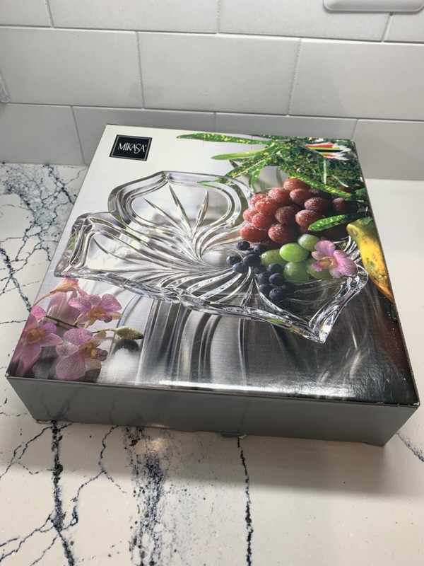 New in box  Mikasa Cut Lead Crystal Large Flores Platter Large 13 "