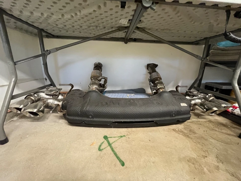 Chevrolet Corvette C8 Z51 2003 rendimiento OEM escape puntas plateadas válvula Chevy Foto 4 de 4