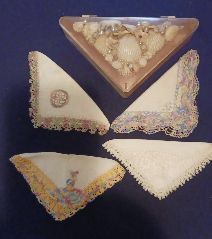 Vtg Crochet Handmade  Hankerchief With Seashell Box 5 Pc Lot