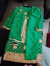 Asian Pakistani/Indian Dress Elegant Emerald Green Embroidered Salwar Kameez Set