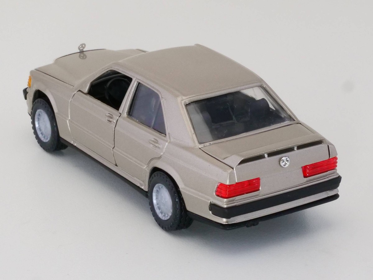 NZG モデル 1/35 メルセデスベンツ 190E 当時物 西ドイツ NZG モデル 1/35 メルセデスベンツ 190E 当時物 西ドイツ - メルカリ