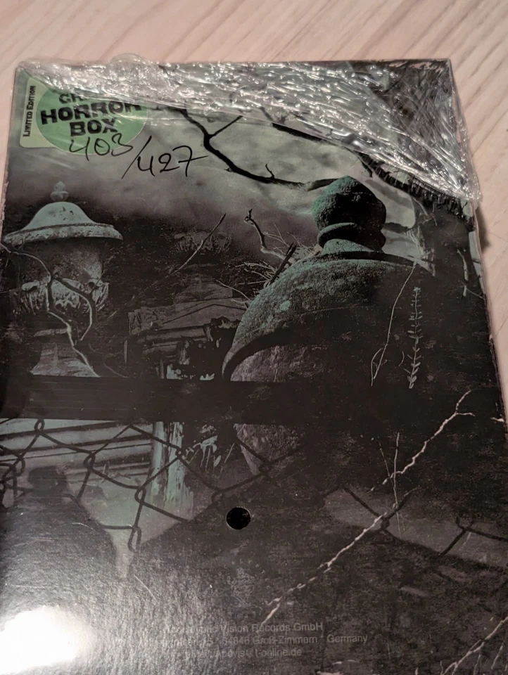 SOPOR AETERNUS Island of The Dead Green Horror Box signed OVP 403/427 - Bild 3 von 4