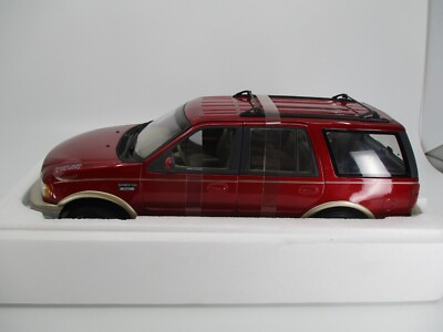 TA684 UT MODELS 1/18 1:18 FORD EXPEDITION EDDIE BAUER ROUGE