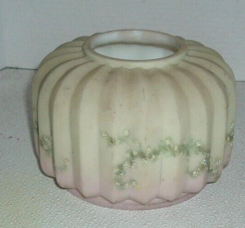 vtg, ribbed handpainted flowers oil lamp shade 7" dia. 5.5" fitter 2.75" chimney - Picture 2 of 5