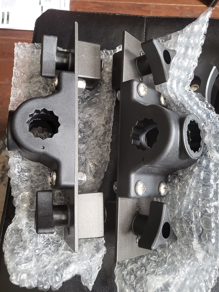 2x ROD HOLDER TRACKER BOAT VERSATRACK + CANNON HOLDERS INSTALLED+ FREE