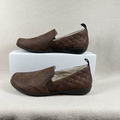 J Sport Lisa Slip On Shoes Women s Size 9 TPR Sole Elastic Gore Quilted Design