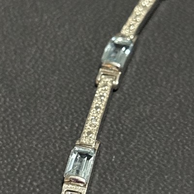 Atemberaubendes Bahnhofsarmband Sterlingsilber und Aquamarin