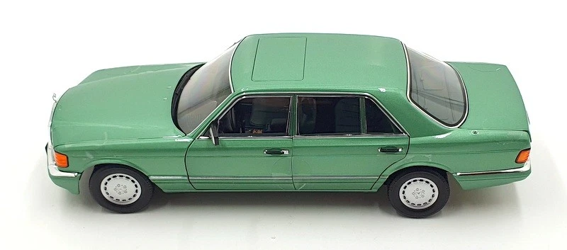 Norev 1/18 Scale Diecast 183469 1991 Mercedes-Benz 560 SEL Light Green Metallic - Image 4 of 4