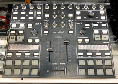 Novation Twitch Serato Itch Dj Controller Black