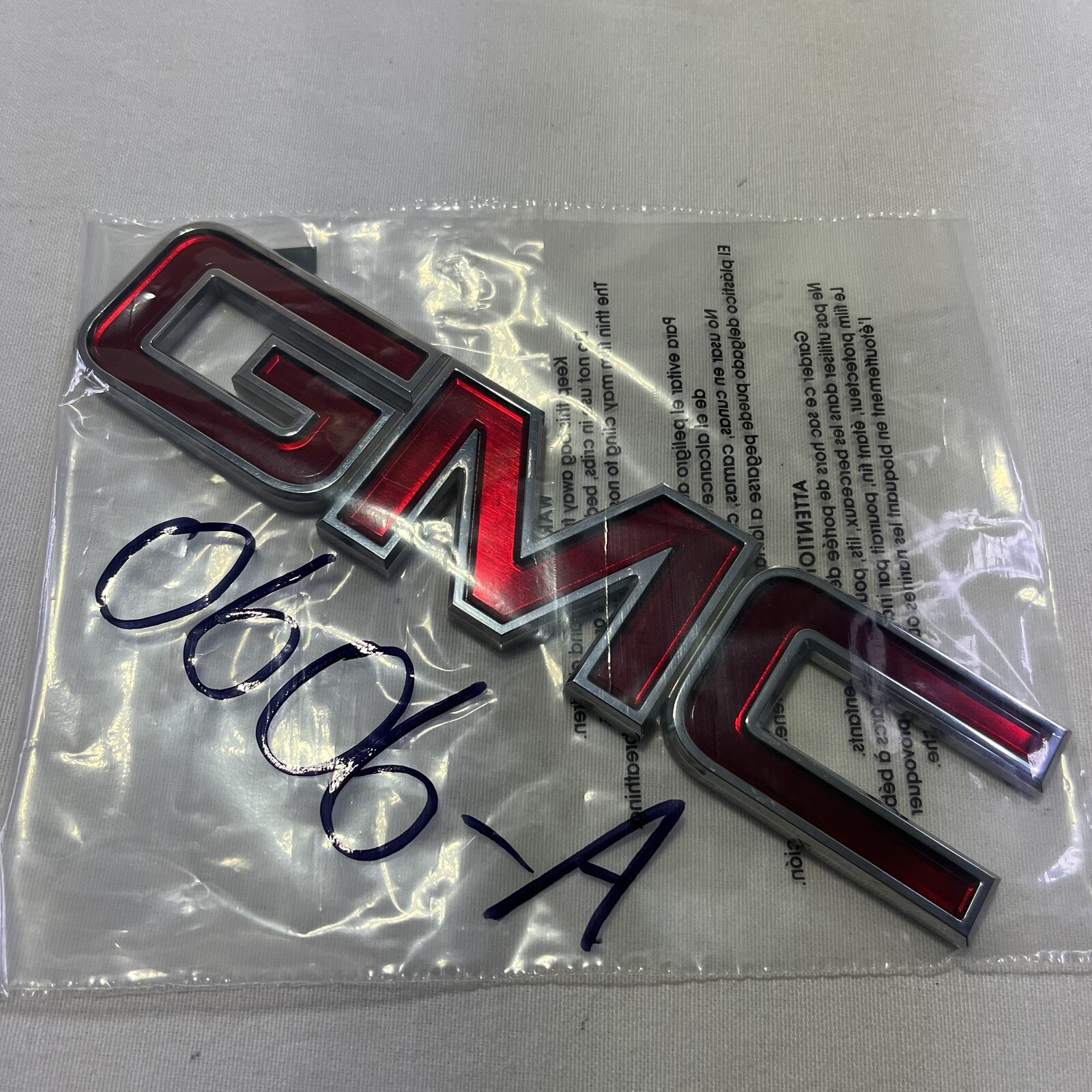 20072013 GMC Sierra Acadia Yukon Rear Tailgate Emblem Nameplate OEM