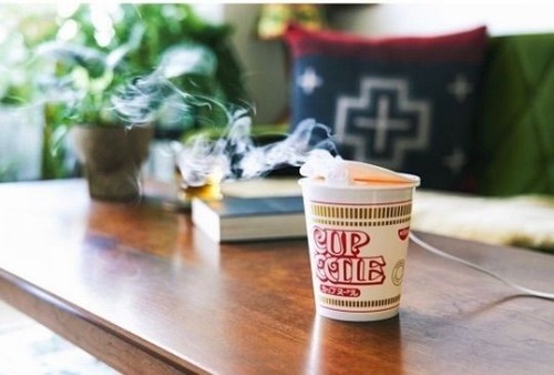 NISSIN Cup Noodles Soy Sauce Red Humidifier USB Battery 50th Anniversary NEW - Picture 3 of 5