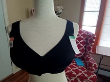 NWT  L Warners No Side Effects Underarm Back-Smoothing Comfort Wireless Bra