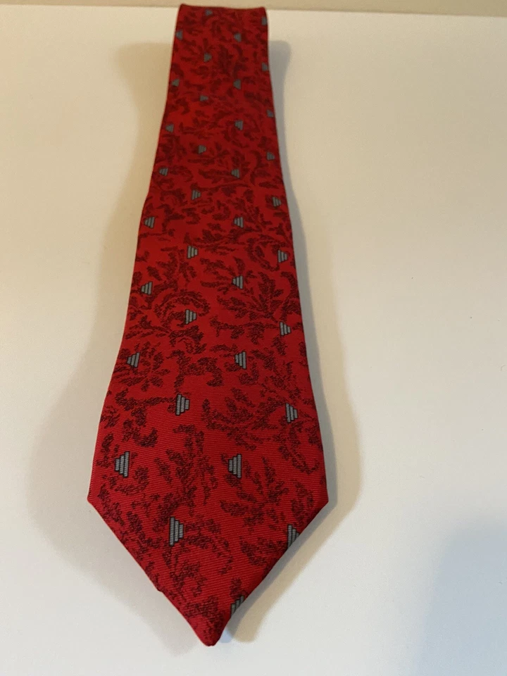 Corbata de seda floral roja Givenchy hecha en Italia Foto 2 de 4