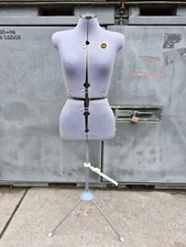 VINTAGE VENUS ADJUSTABLE DRESSMAKERS TAILORS DUMMY MANNEQUIN FORM