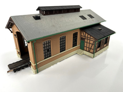 Vintage Kibri 39307 eingleisiger Lokschuppen Modelleisenbahn Gebäude gut gebaut