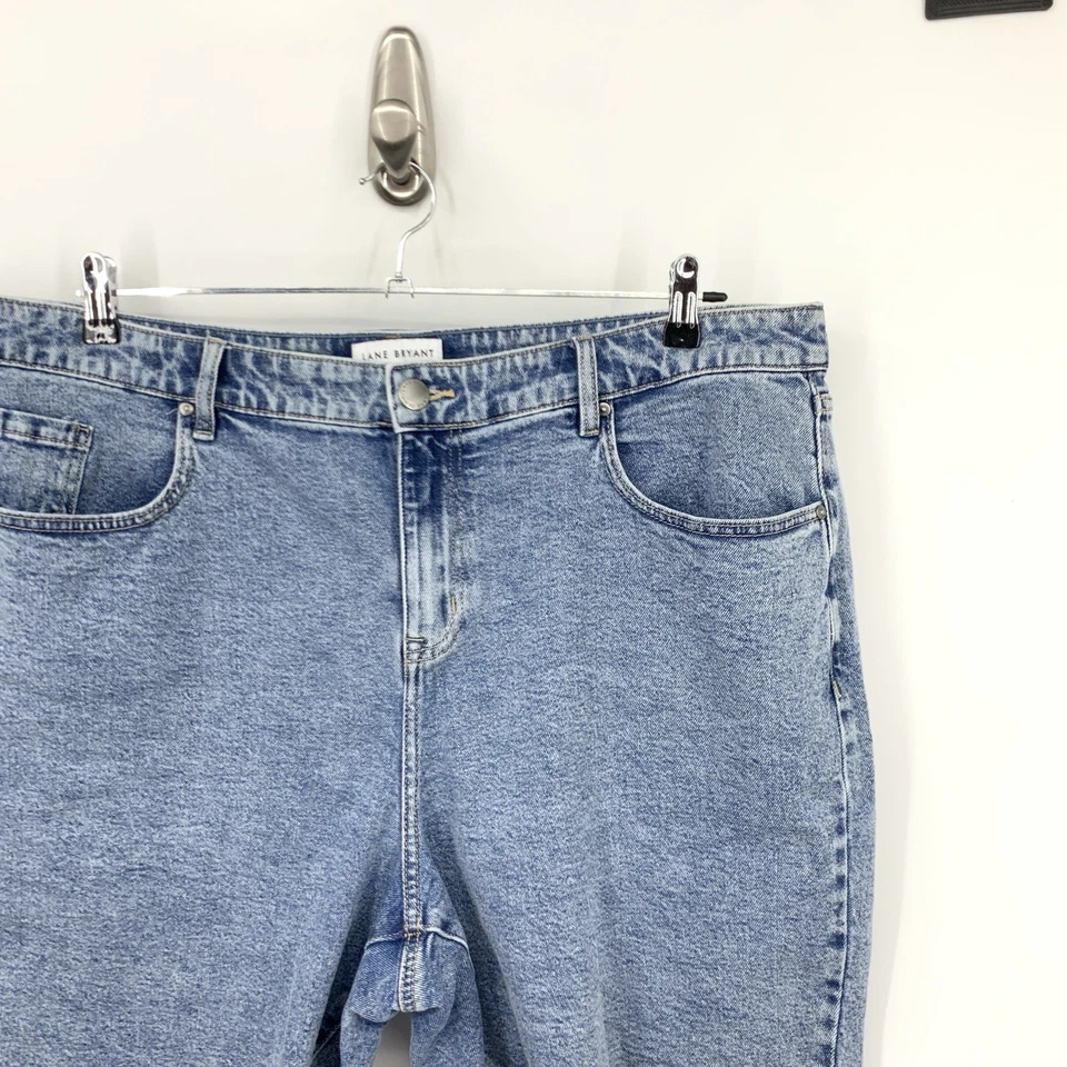Lane Bryant Women Size 18 Shorts Light Wash Jean Boyfriend Bermuda Flex Magic - Image 2 of 4