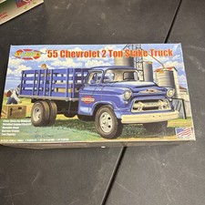 ATLANTIS'55 CHEVROLET 2 TON STAKE TRUCK 1/48 SCALE MODEL KIT MADE IN USA