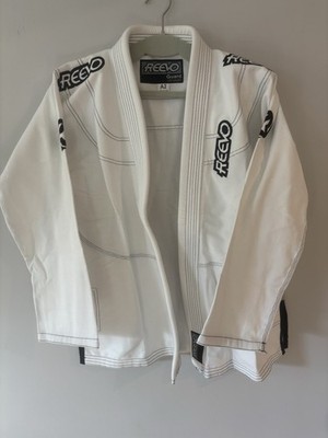 REEVO White Jiu-Jitsu Gi Jacket, Pants and Belt Size A2