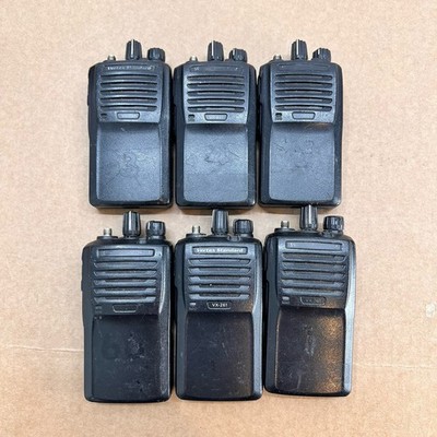 Lot of 6 Vertex Standard VX-261-G7-5 UHF Two Way Radios Walkie Talkies Tested