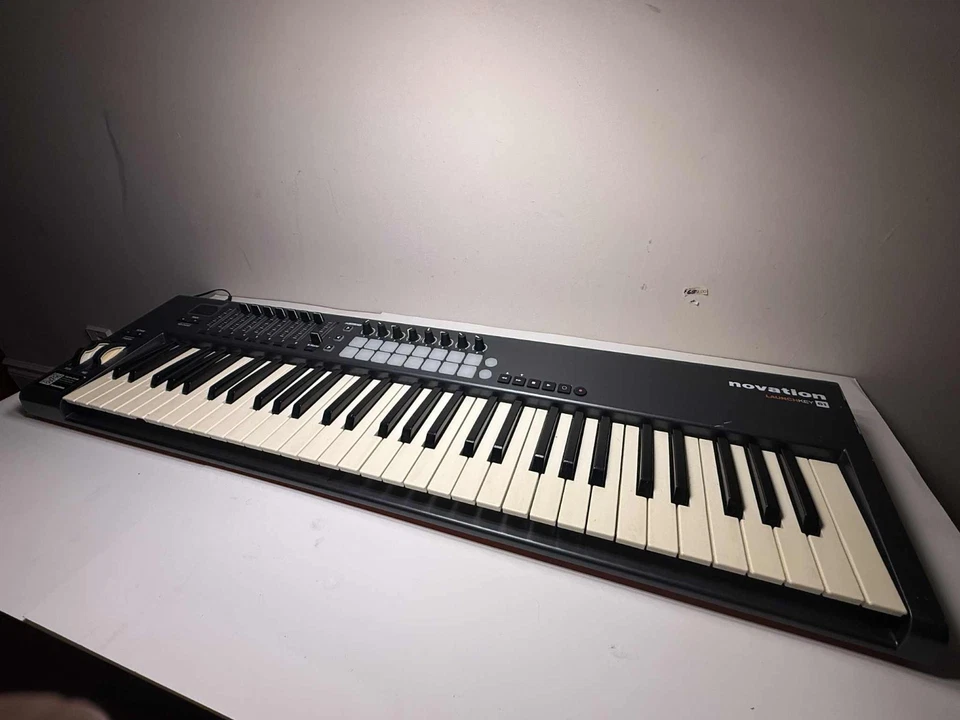 Novation Launchkey 61 MK2 MIDI Controller Keyboard – 61 Keys, Pads, Faders - Image 4 of 4
