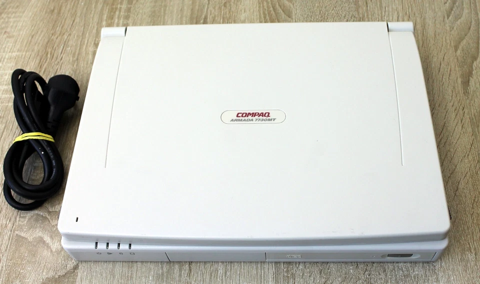 Vintage Laptop COMPAQ Armada 7730MT / Intel Pentium MMX / Windows 98 - Bild 2 von 4