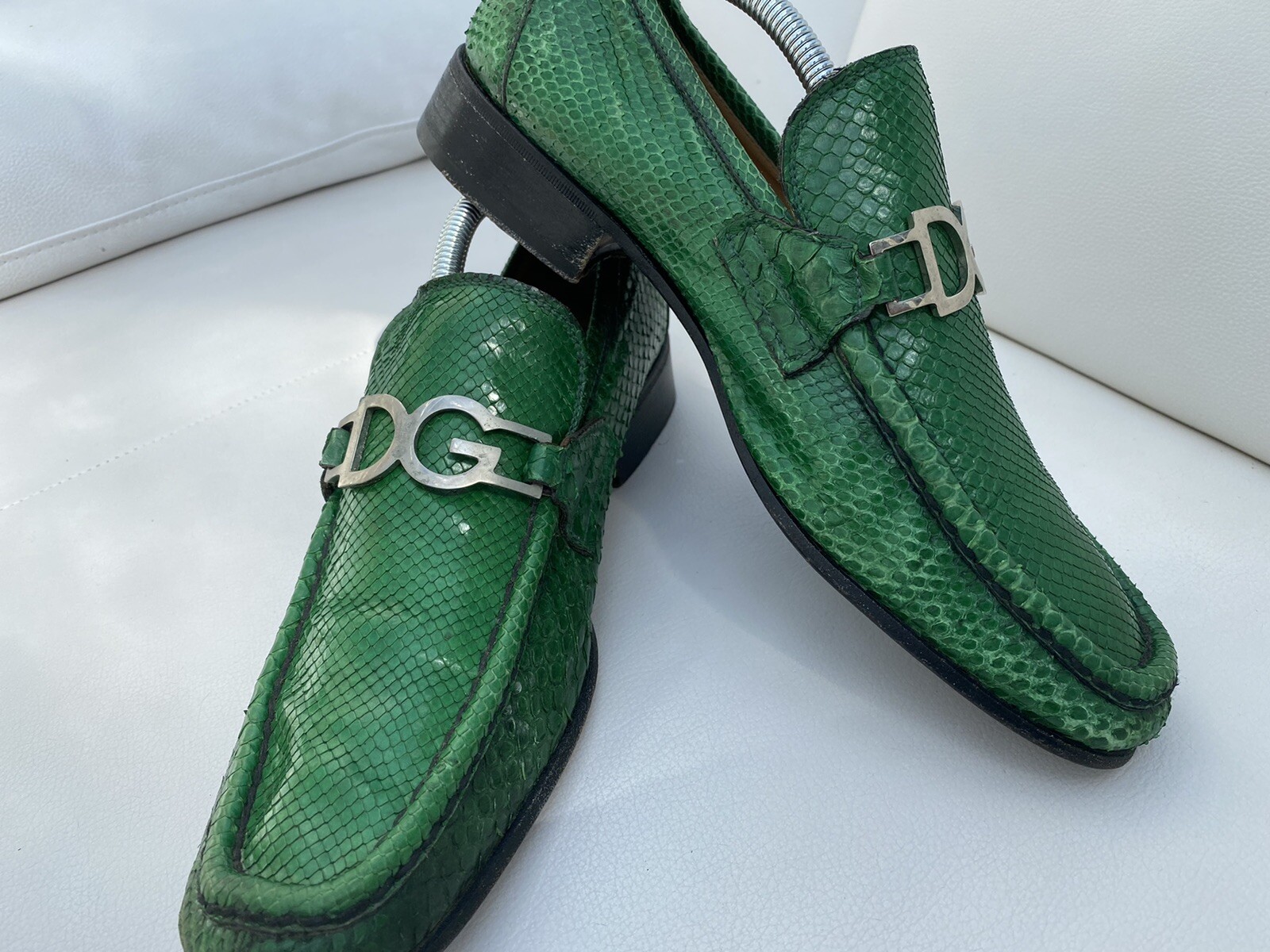 Aprender acerca 88+ imagen dolce and gabbana house shoes