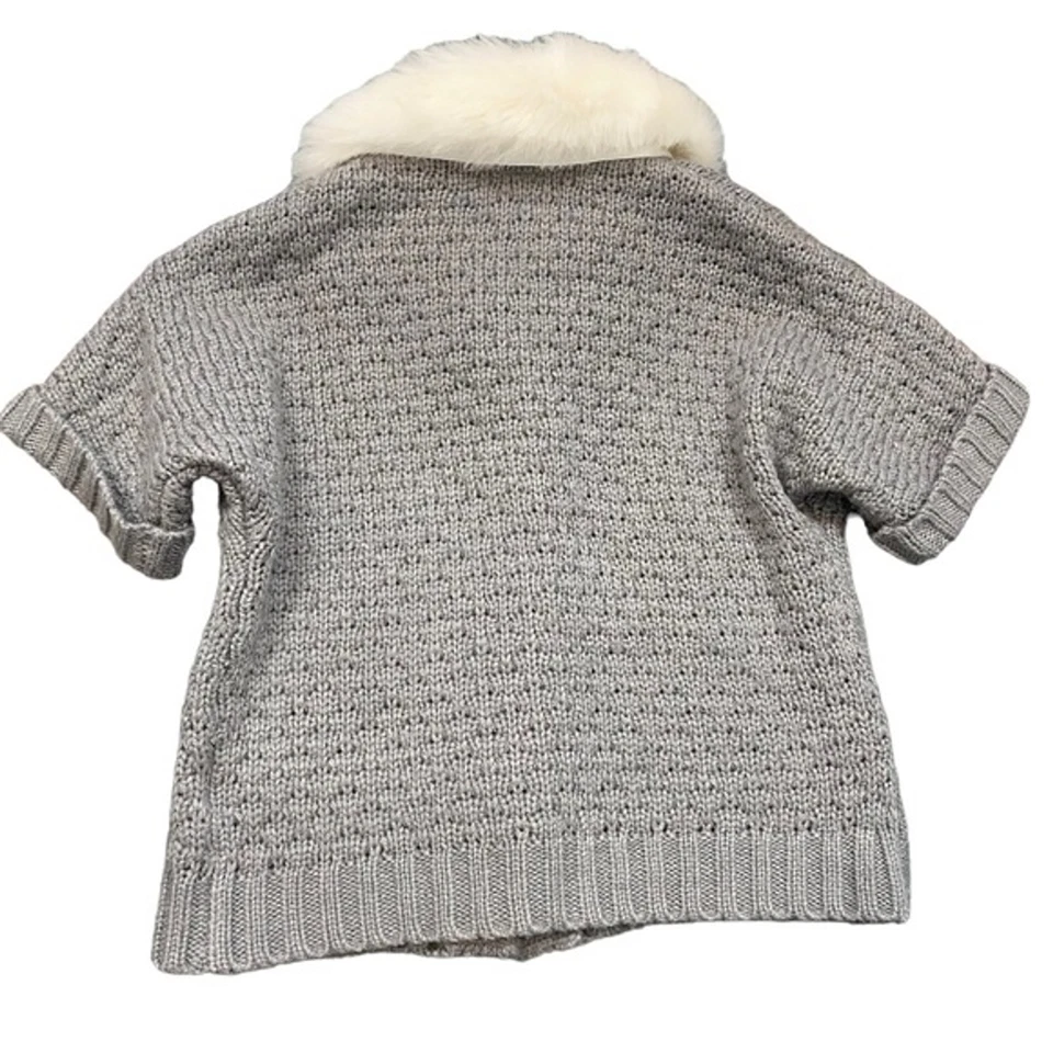 Cárdigan corto suéter gris tejido Janie & Janie niñas cuello piel talla 4 Foto 3 de 4