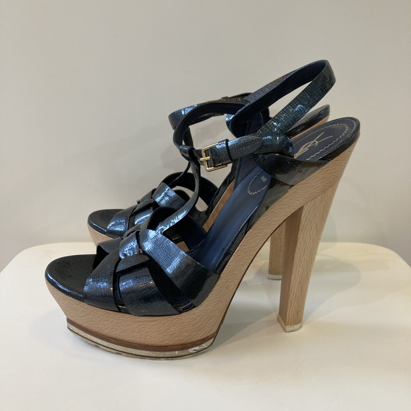 Sandali Yves Saint Laurent Tribute Platform YSL Saint Laurent sandalo tacchi