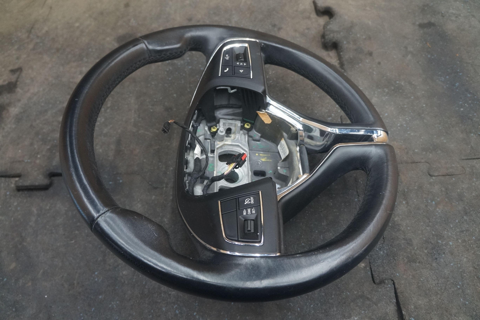 Multifunction Driver Steering Wheel Black 670011666 Oem Maserati Ghibli 2014