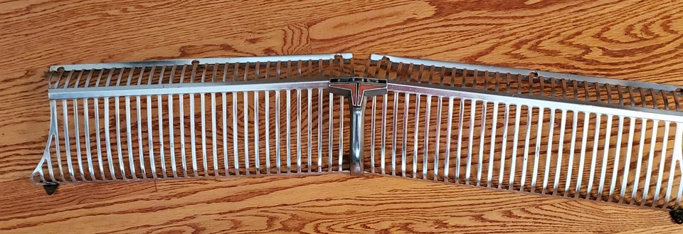 Oldsmobile Cutlass F85 1962 parrilla Foto 4 de 4