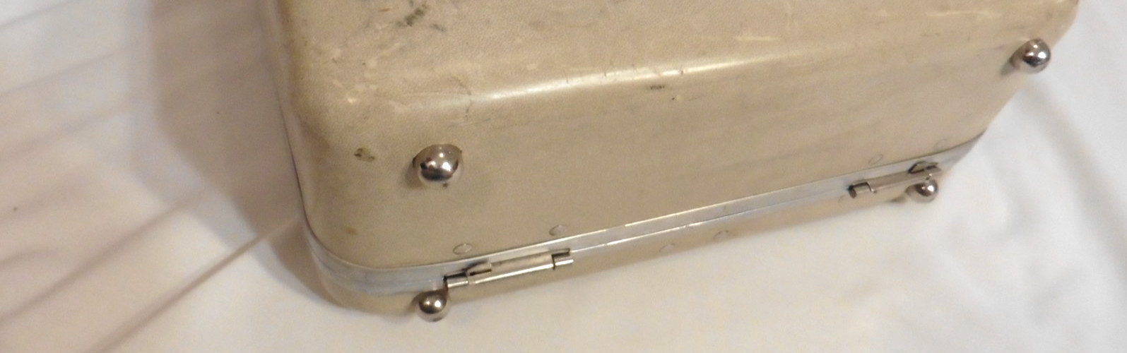 Scarce SEARS TOWER COMMANDER Portable Typewriter(Smith Corona rebranded) Working