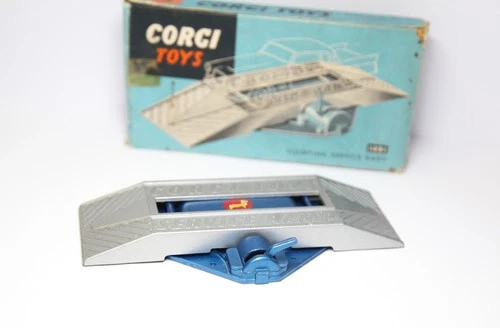 Corgi 1401 Elevating Service Ramp In Original Box - Harder To Find