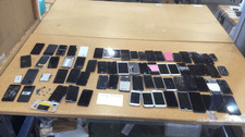 Lot of 40 Mixed Phones For Parts Samsung - Moto - Others For Parts Only