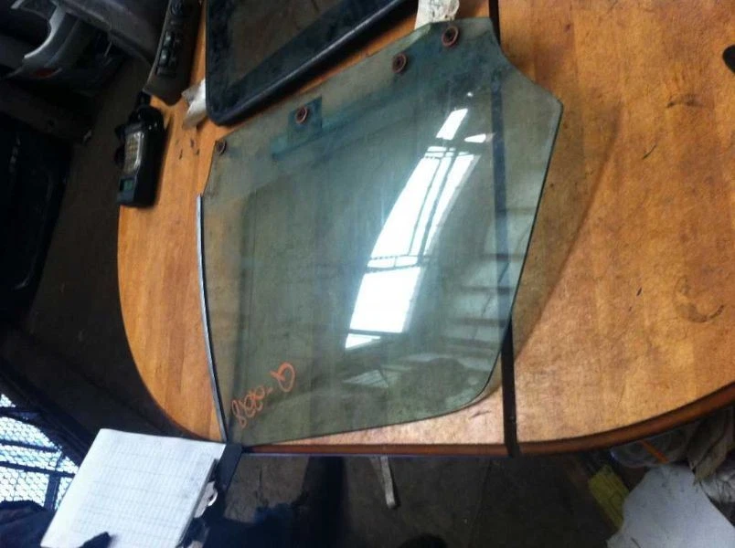 DRIVER LEFT REAR DOOR GLASS MONACO HT FITS 74-75 DODGE PASS - Image 2 of 4