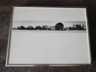 Ein Fotodruck von Sevenoaks nach dem Hurrikan im Niesen Aluminiumrahmen