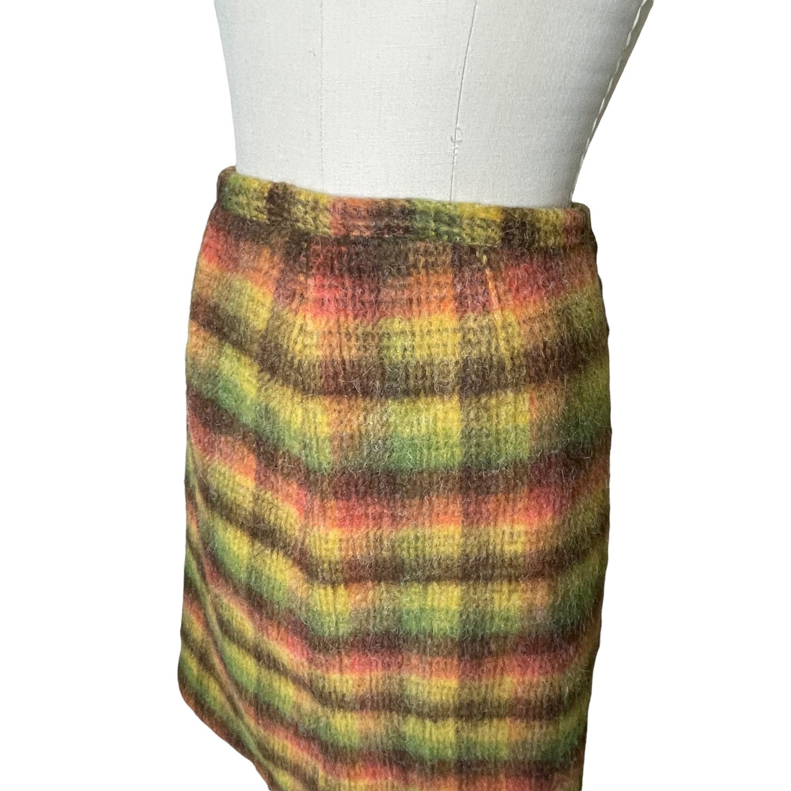 Caline Green Pink Plaid Mohair Fuzzy Wool Skirt made in Italy size 10 Vintage