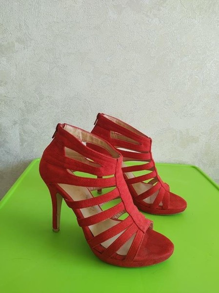 Women Marina Grey Heels Red Suede 38