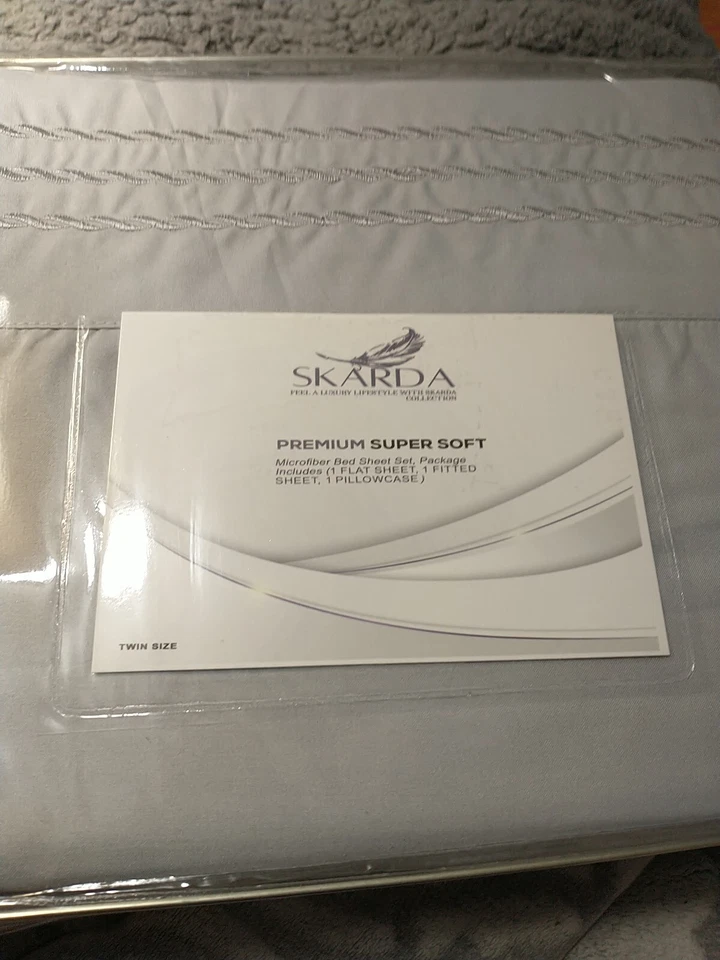 Skarda Microfiber Twin Bed Sheets 3 Piece One Flat One Fitted One Pillow Case  - Image 2 of 4