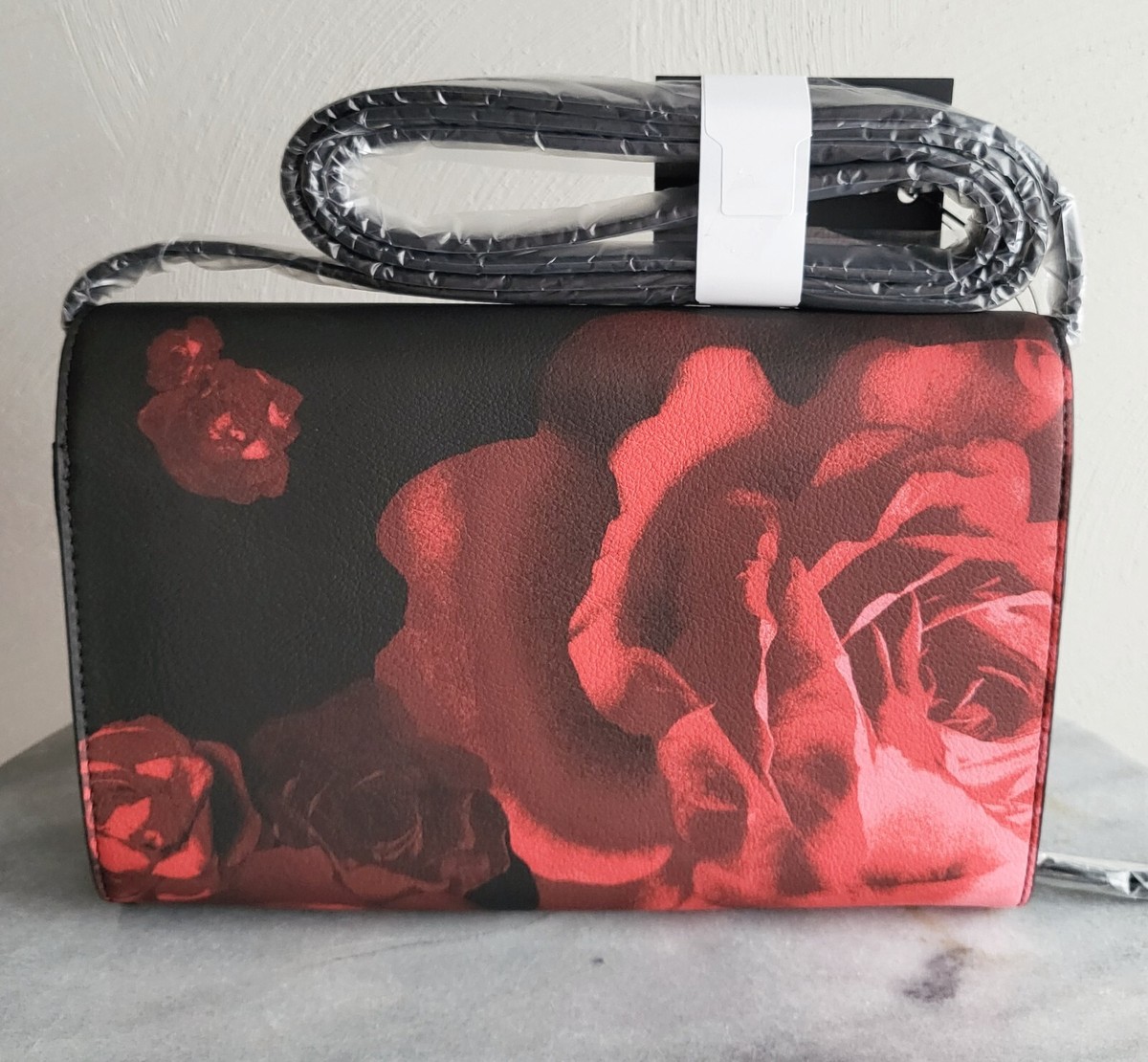 Simply Vera Vera Wang Signature Small Crossbody Handbag Red Rose